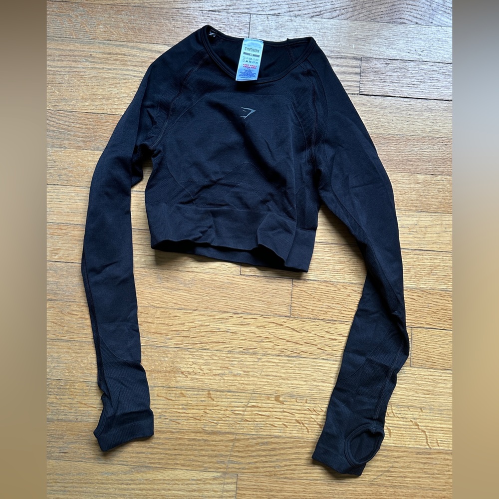 Gymshark Women's Black Cropped Athletic Long-Sleeve